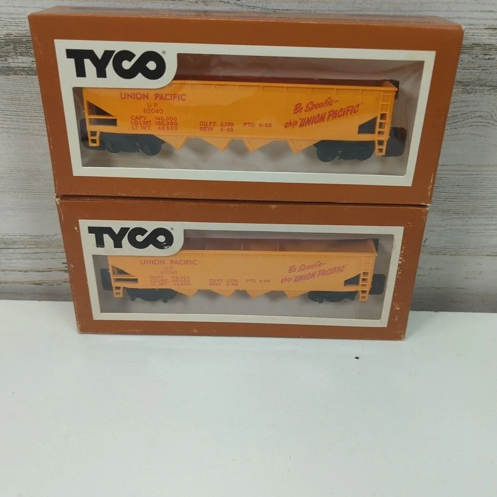 Tyco HO Scale Union Pacific Hopper Car 344-E Train Set 2 Vintage UP 62040 Yellow